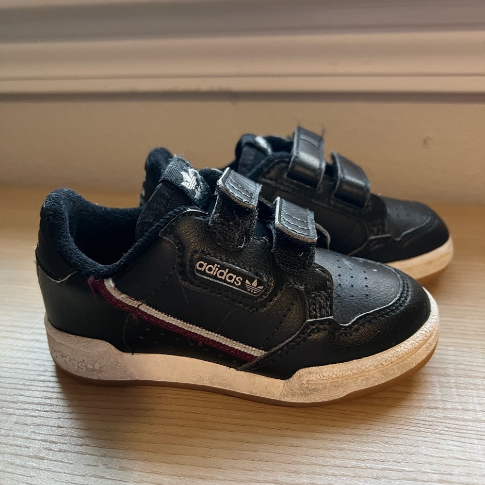 Adidas Kids Black Sneakers Size 7